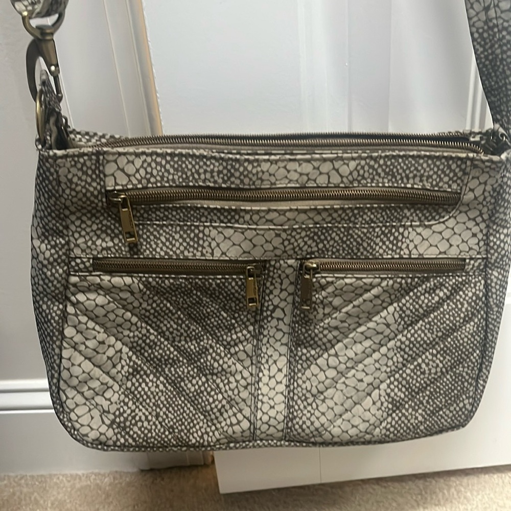 Last chance!🎉Travelon cross body bag 90% off!! Final price.